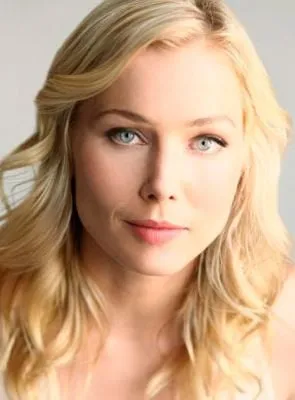 Stefanie Von Pfetten - Atriz, 25 de novembro de 1973