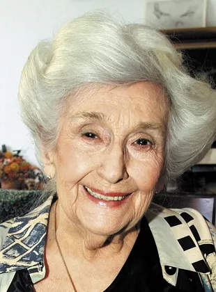 Stella Zázvorková - 14 de abril de 1922, 18 de maio de 2005