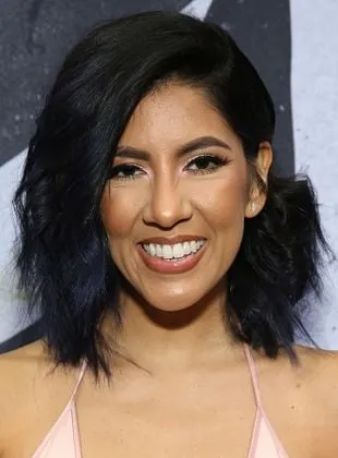 Stephanie Beatriz - Atriz, Diretora, Produtor Executivo, 10 de fevereiro de 1981