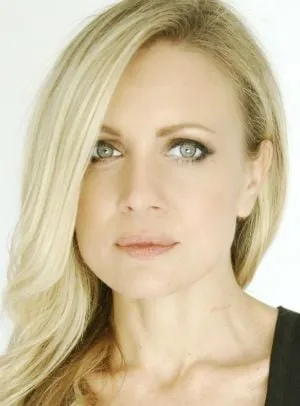 Stephanie Vogt - Atriz, 12 de agosto de 1975