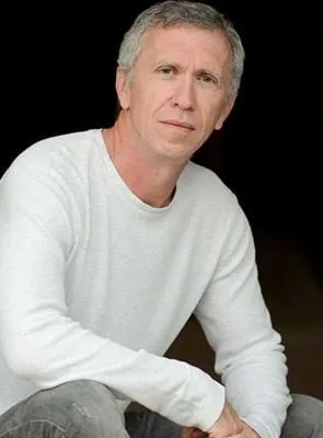 Steve Coulter - Ator, Roteirista, 14 de fevereiro de 1960