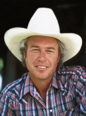 Steve Kanaly - Ator, Diretor, 14 de março de 1946