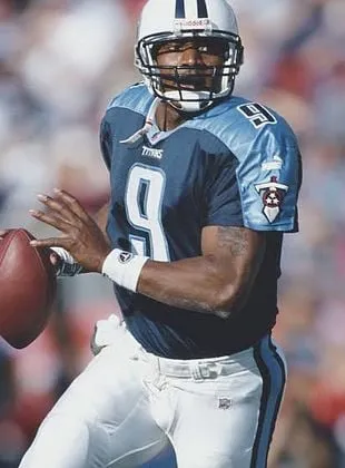 Steve McNair - 14 de fevereiro de 1973, 4 de julho de 2009
