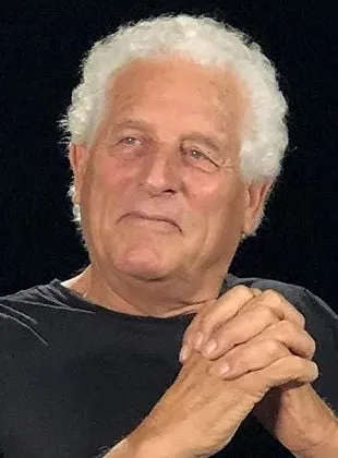 Stewart Raffill - Diretor, Roteirista, 27 de janeiro de 1942