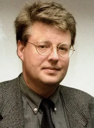 Stieg Larsson - 15 de agosto de 1954, 9 de novembro de 2004
