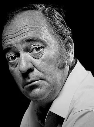 Stratford Johns - Ator, 22 de setembro de 1925, 29 de janeiro de 2002