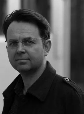 Stuart McDonald - Diretor, 15 de março de 1931