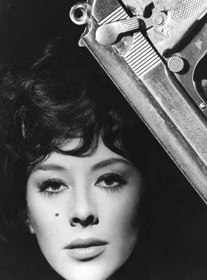 Sue Lloyd - Atriz, 7 de agosto de 1939, 20 de outubro de 2011