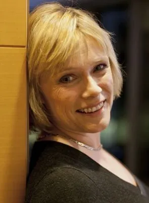 Sue Vertue - Produtor Executivo, Produtora, 21 de setembro de 1960