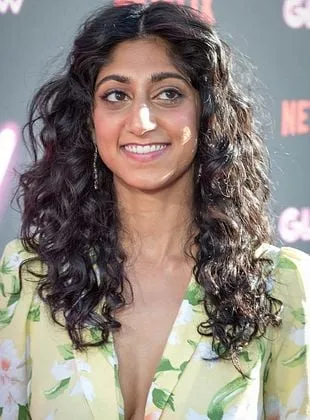 Sunita Mani - Atriz, 13 de dezembro de 1986