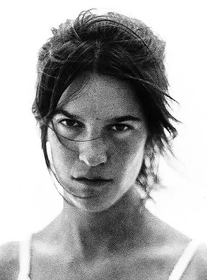 Suzanne Lindon - 13 de abril de 2000