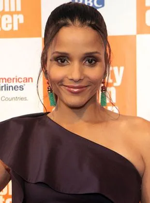 Sydney Tamiia Poitier - Atriz, 15 de novembro de 1973