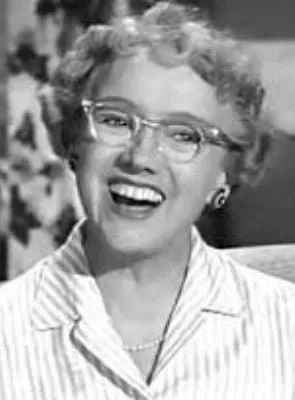 Sylvia Field - 28 de fevereiro de 1908, 21 de julho de 1998