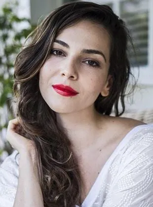 Tainá Müller - Atriz, 1 de junho de 1982