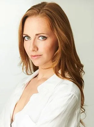 Tara Yelland - Atriz, 21 de julho de 1983