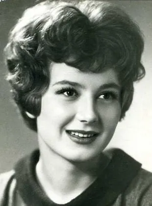 Tatyana Lavrova - 7 de junho de 1938, 16 de maio de 2007