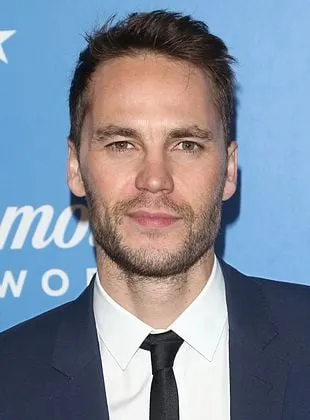 Taylor Kitsch - Ator, Produtor Executivo, 8 de abril de 1981