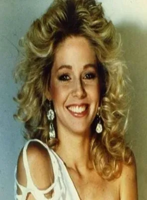 Teri Copley - 10 de maio de 1961