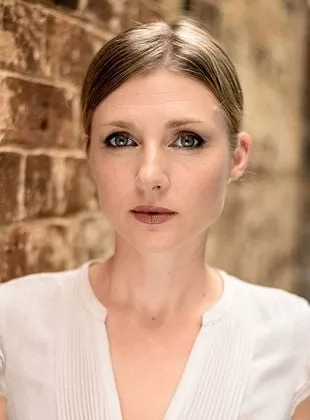 Tessa Jubber - Atriz, 27 de outubro de 1977