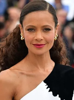 Thandiwe Newton - Atriz, Produtor Executivo, 6 de novembro de 1972