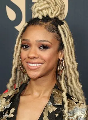 Tiffany Boone - Atriz, 27 de agosto de 1987