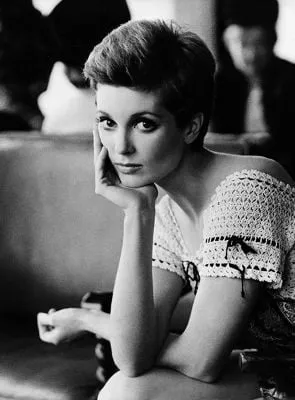 Tisha Sterling - Atriz, 10 de dezembro de 1944