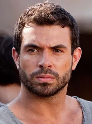 Tom Cullen (III) - Ator, Diretor, Roteirista, 17 de julho de 1985