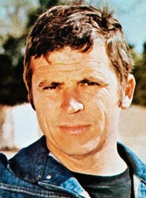 Tom Laughlin - Ator, 10 de agosto de 1931, 12 de dezembro de 2013