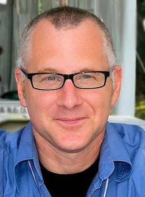 Tom Perrotta - Roteirista, Autor da obra original, Creator/Showrunner, 13 de agosto de 1961