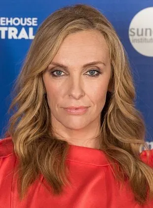 Toni Collette - Atriz, Produtor Executivo, Produtor de set, 1 de novembro de 1972
