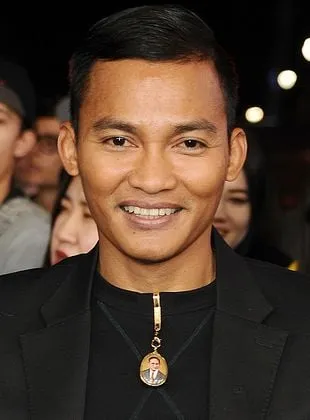 Tony Jaa - Ator, Dublê, Diretor, 5 de fevereiro de 1976