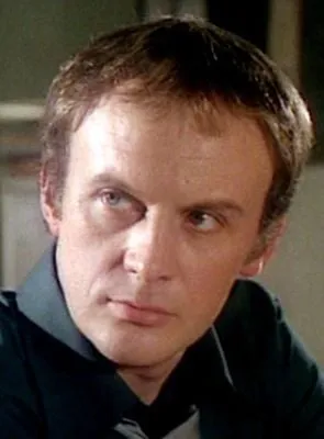 Trevor Adams - 19 de maio de 1946, 15 de dezembro de 2000