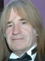 Trevor Bolder - 9 de junho de 1950, 21 de maio de 2013