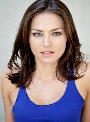 Trieste Kelly Dunn - Atriz, 14 de janeiro de 1981