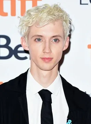 Troye Sivan - 5 de junho de 1995