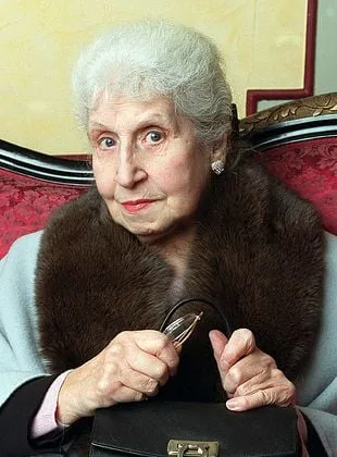 Tsilla Chelton - 21 de junho de 1919, 15 de julho de 2012