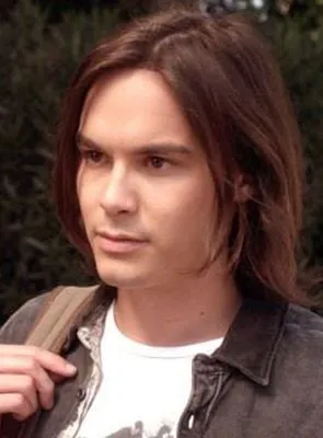 Tyler Blackburn - Ator, 12 de outubro de 1986