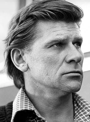 Uldis Pucitis - 15 de abril de 1937, 14 de dezembro de 2000