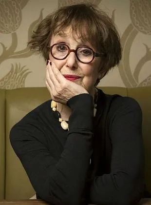 Una Stubbs - Atriz, 1 de maio de 1937, 12 de agosto de 2021
