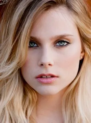 Valentina Zenere - Atriz, 15 de janeiro de 1997