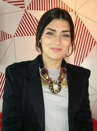 Vera Egito - Roteirista, Diretora, Produtor executivo em set, 8 de abril de 1982