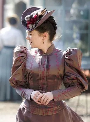 Victoria Hamilton - Atriz, Coprodutor, 5 de abril de 1971