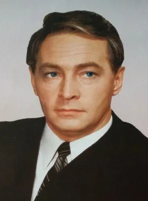 Vyacheslav Tikhonov - 8 de fevereiro de 1928, 4 de dezembro de 2009