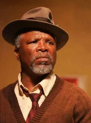 Winston Ntshona - 6 de outubro de 1941, 2 de agosto de 2018