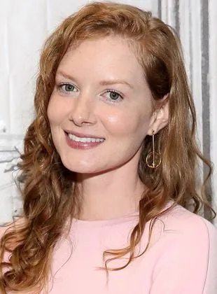 Wrenn Schmidt - Atriz, 18 de fevereiro de 1983