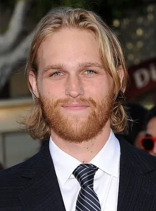 Wyatt Russell - Ator, 10 de julho de 1986