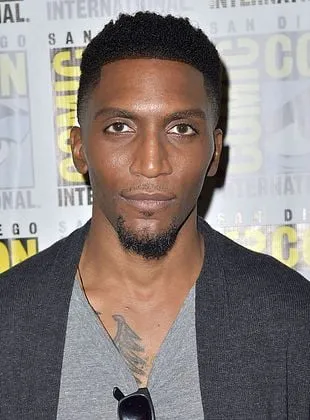 Yusuf Gatewood - Ator, 12 de setembro de 1982