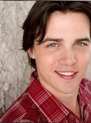 Zachary Bostrom - Ator, 15 de janeiro de 1981